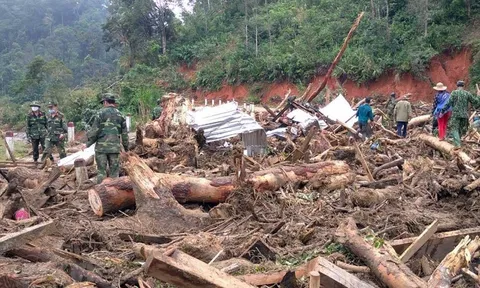 Quảng Nam: Lại xảy ra sạt lở núi vùi lấp 1 ngôi nhà, 1 người tử vong